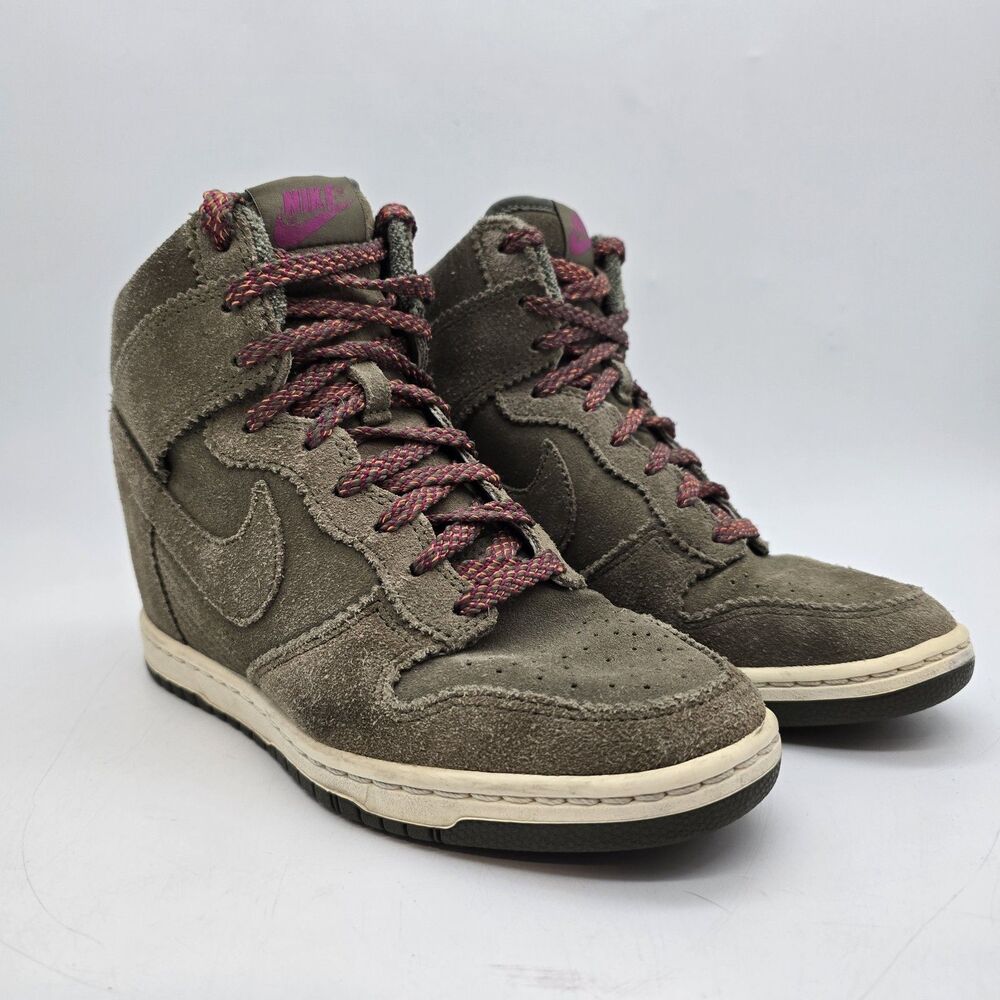 Nike Dunk Sky High Hidden Wedge Shoes Womens Size 7 Olive Green Boots 528899-200